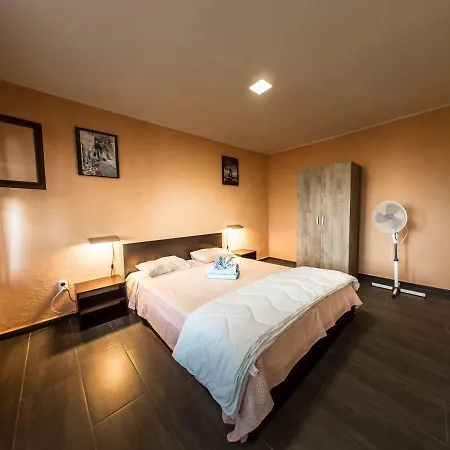 Alexander 假日公园