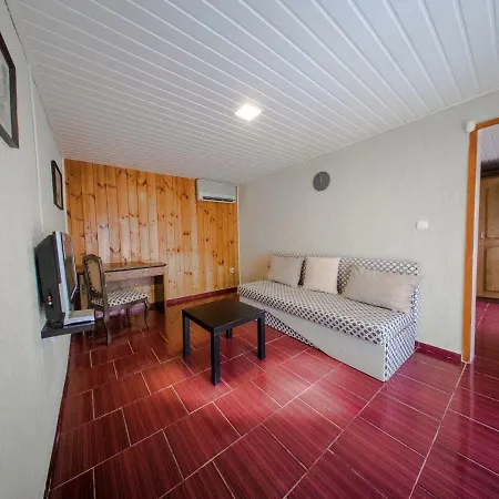 假日公园 Alexander 2*