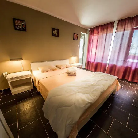 Alexander 假日公园