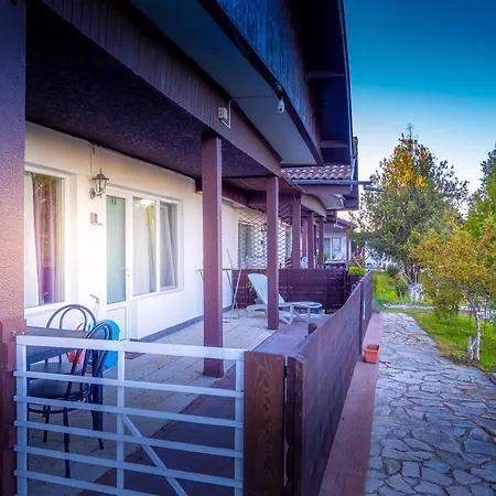 Alexander Holiday park 2*