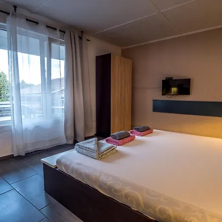 Alexander פארק נופש