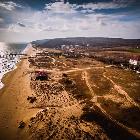 Alexander פארק נופש 2*