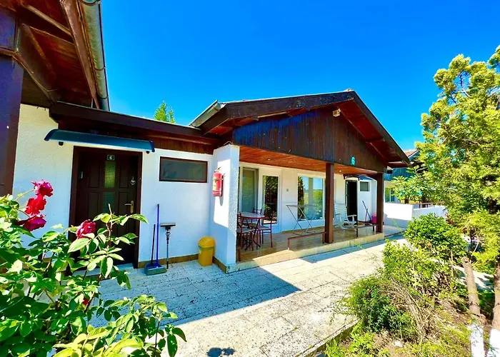 Alexander Üdülőpark 2*