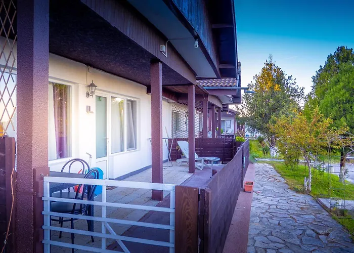 Alexander Üdülőpark 2*