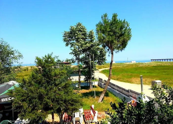 Alexander Üdülőpark 2*