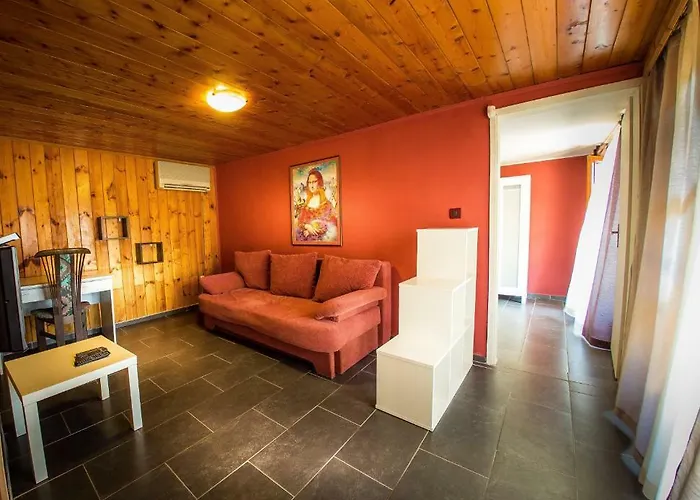 Alexander Üdülőpark 2*